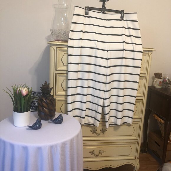 NWOT. Marée Pour Toi wide leg ankle pants - size 2X - Picture 2 of 6